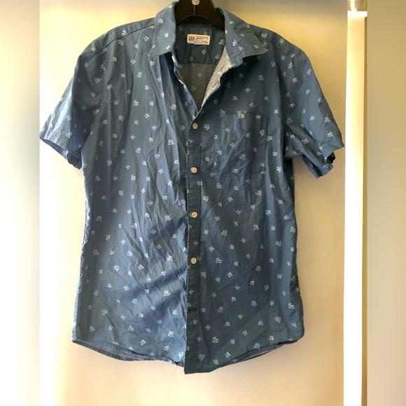 GAP Other - Men’s Gap short sleeve button down.  S. Cotton, washed, worn once blue floral